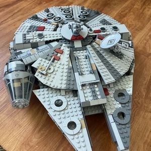 Lego Star Wars millennium falcon 75257 with mini figures